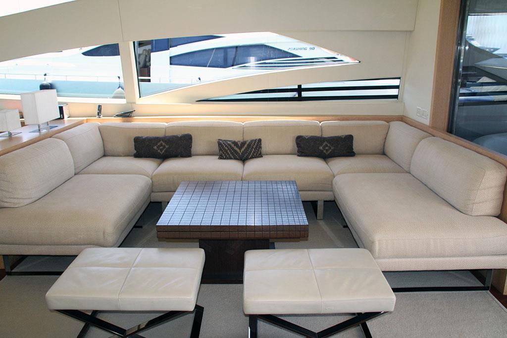 2009 PERSHING 90' 